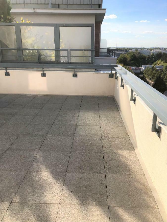 Bel Appartement De 2 Chambres A 40 Min De Paris Courcouronnes Exteriör bild